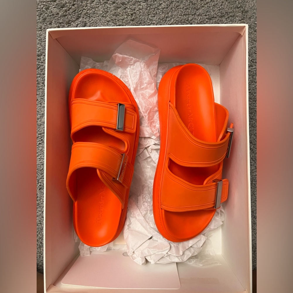 Alexander McQueen Oversized Slide Sandal - Picture 6 of 6